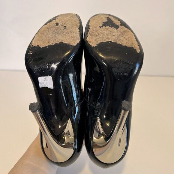 Roger Vivier Black Patent Leather Pumps with Silver Trompette Heels - Picture 5 of 8